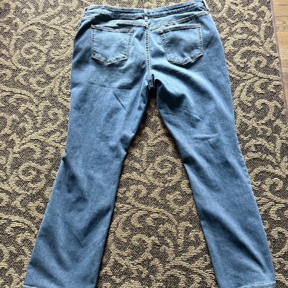 ANA Jeans - Picture 3 of 3